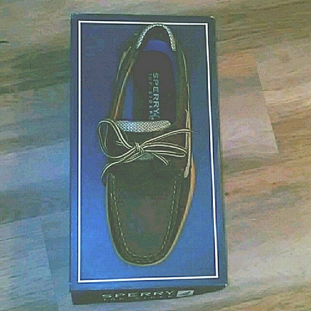 Shoes - Picture 1 of 4